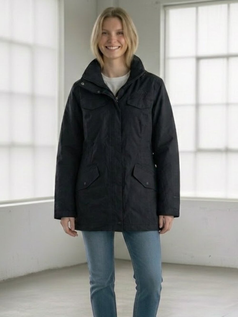The North Face DryVent Black Hooded Lightweight Windbreaker Rain Jacket Womens L